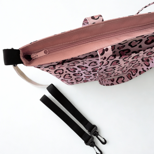 Torba w panterkę – świetny wybór dla mam, które cenią funkcjonalność i modny design.