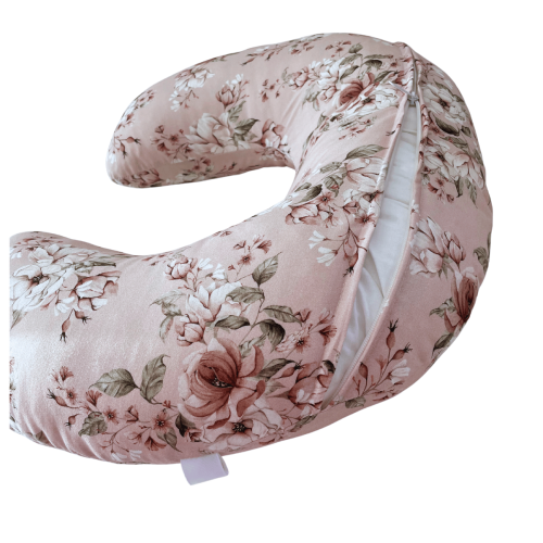 różowa poduszka w kwiaty do karmienia