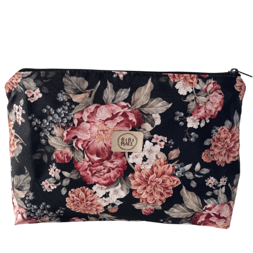 czarna duża kosmetyczka w kwiaty