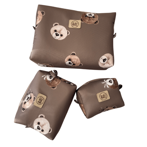 zestaw kosmetyczek w misie brązowe